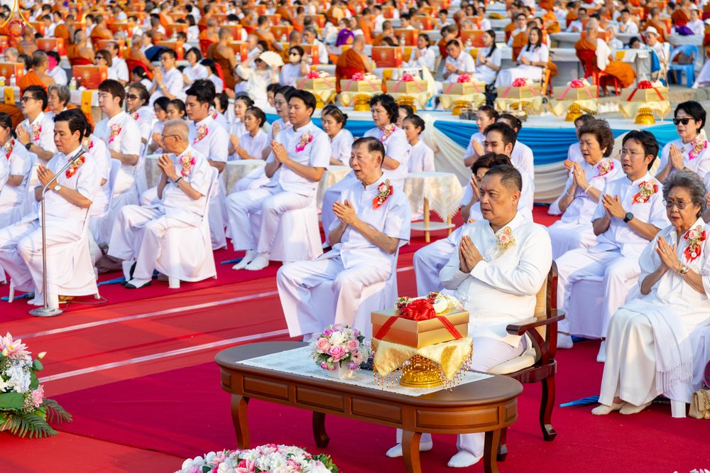ภาพ No.325024:วันที่ 22 เมษายน พ.ศ.2569 (วันคุ้มครองโลก) พิธีถวายมหาสังฆทาน 40,000 กว่าวัดทั่วประเทศ (ชุดที่ 2) ณ ลานธรรม พระมหาธรรมกายเจดีย์ วัดพระธรรมกาย