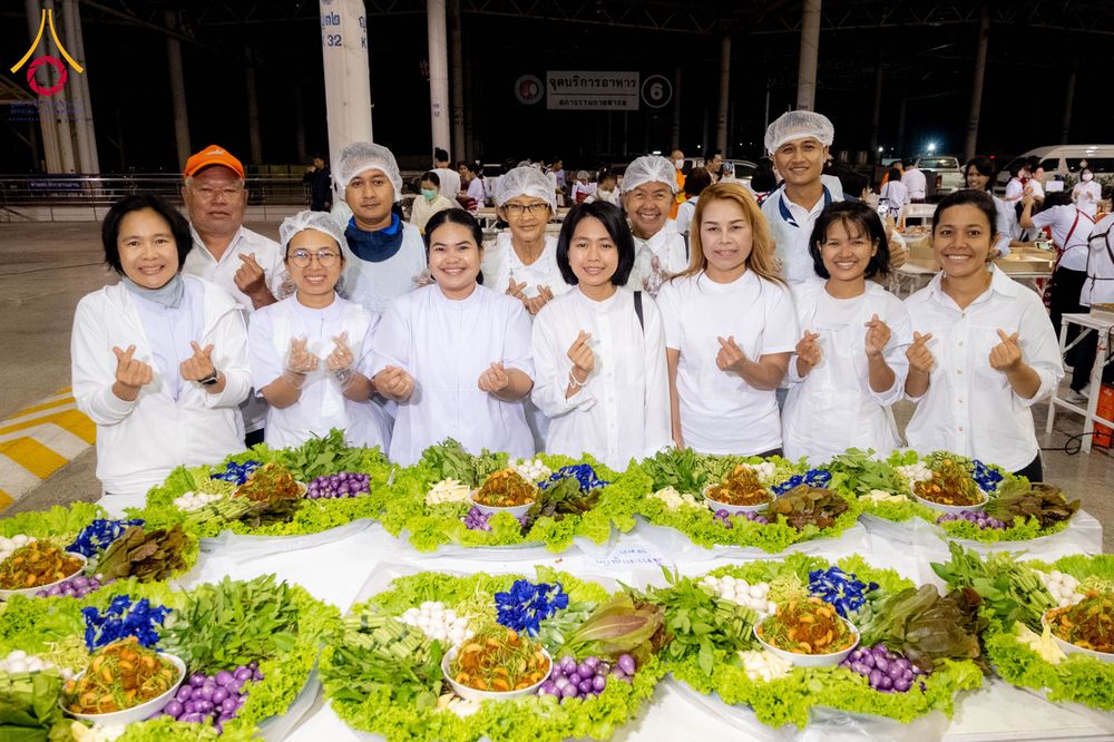 ภาพ No.306133:วันที่ 30 มกราคม พ.ศ. 2569 พิธีถวายภัตตาหารเป็นสังฆทาน แด่พระธรรมยาตรา ณ วัดพระธรรมกาย  จังหวัดปทุมธานี ในโครงการธรรมยาตรา กตัญญูบูชา มหาปูชนียาจารย์ พระมงคลเทพมุนี(สด จนฺทสโร) พระผู้ปราบมาร อนุสรณ์สถาน 7 แห่ง ปีที่ 14