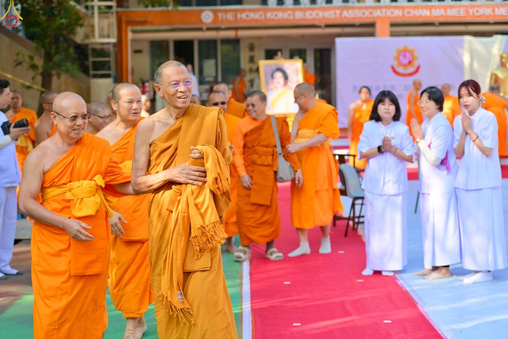 ภาพ No.280746:วันที่ 28 ธันวาคม พ.ศ. 2568 พิธีอุปสมบท โครงการอุปสมบทหมู่ ๘๑ ปี บูชาธรรมหลวงพ่อธัมมชโย ณ สมาคมพุทธ เขตตงช้ง เขตบริหารพิเศษฮ่องกง