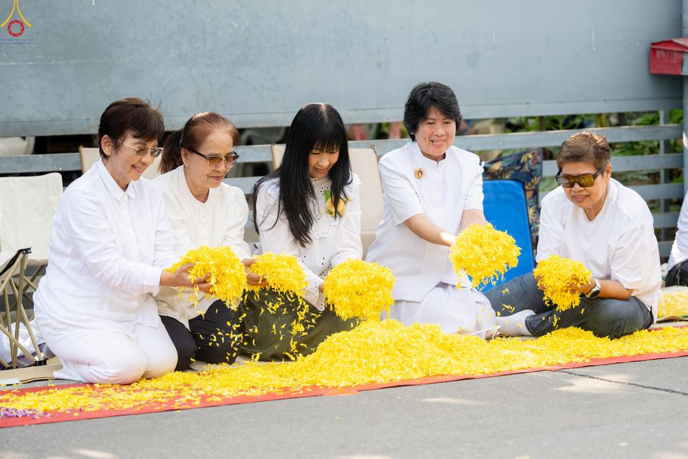 ภาพ No.295020:วันที่ 14 มกราคม พ.ศ. 2569 พิธีต้อนรับพระธรรมยาตรา อนุสรณ์สถานลำดับที่ 4  สถานที่เกิดด้วยกายธรรม ณ วัดโบสถ์บน ต.บางคูเวียง จ.นนทบุรี ในโครงการธรรมยาตรา กตัญญูบูชา มหาปูชนียาจารย์ พระมงคลเทพมุนี(สด จนฺทสโร) พระผู้ปราบมาร อนุสรณ์สถาน 7 แห่ง ปีที่ 14