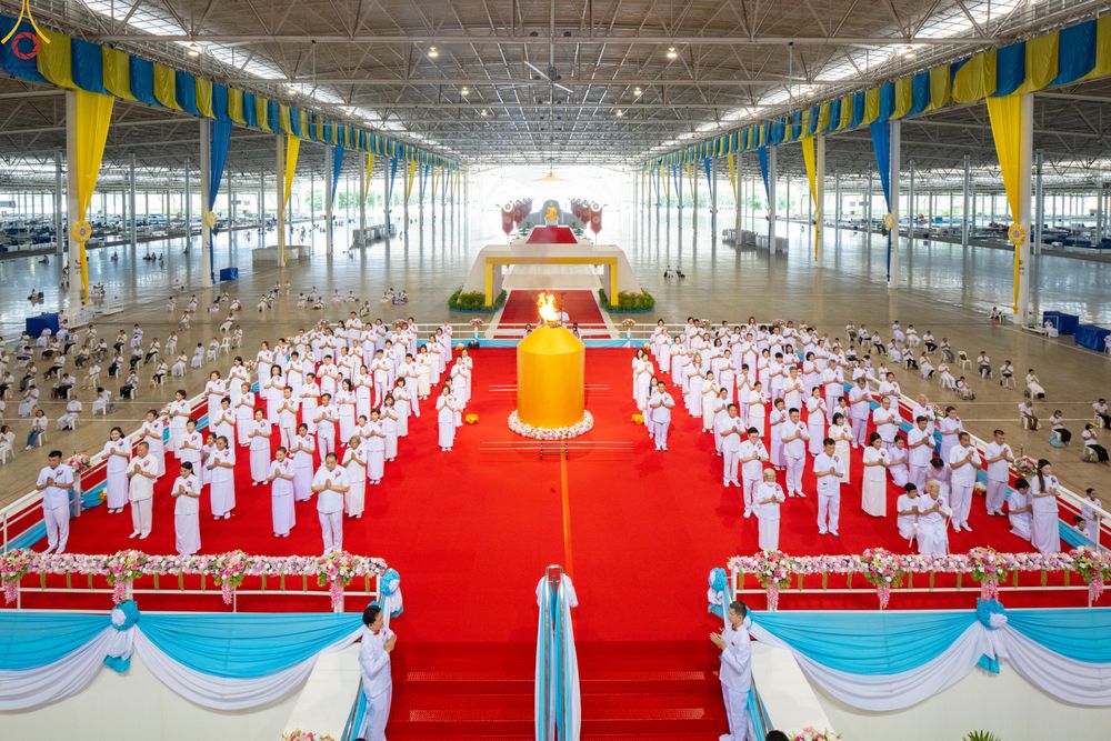 ภาพ No.286293:วันอาทิตย์ที่ 13 กรกฎาคม พ.ศ.2568 พิธีปฎิบัติธรรม และพิธีจุดเทียนใจ ไฟนิรันดร์ อนันตชัย ณ สภาธรรมกายสากล วัดพระธรรมกาย