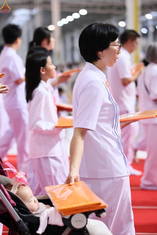 ภาพ No.318500:วันอาทิตย์ต้นเดือนที่ 5 เมษายน พ.ศ.2569 พิธีทอดผ้าป่าสมทบมหาสังฆทาน 40,000 กว่าวัดทั่วประเทศ ณ สภาธรรมกายสากล วัดพระธรรมกาย