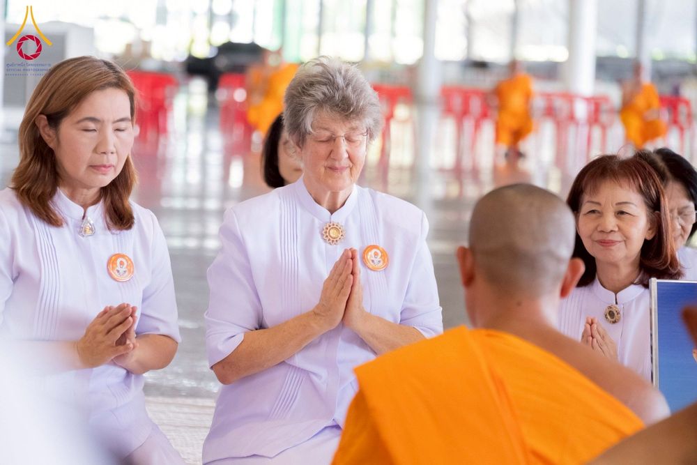 ภาพ No.277806:วันเสาร์ที่ 6 ธันวาคม พ.ศ. 2568 พิธีบรรพชาอุปสมบทและพิธีถวายบาตร โครงการอุปสมบทบูชาธรรมมหาปูชนียาจารย์ ประจำปี พ.ศ.2568 โครงการบวชพระนานาชาติ AEC และ WAB รุ่น CEO (นักบริหาร) รุ่นที่ 5 ณ มหาธรรมกายเจดีย์ วัดพระธรรมกาย