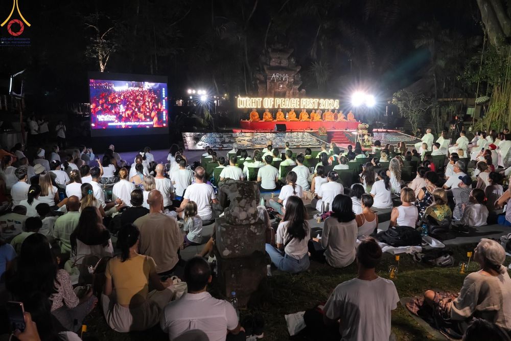 ภาพ No.156460:วัดพุทธบาหลีและวัดพระธรรมกาย จัดปฏิบัติธรรมนานาชาติ 1,151 คนจาก 78 ประเทศ ใน "วันสันติภาพสากล" ณ บาหลี อินโดนีเซีย วันเสาร์ที่ 21 กันยายน พ.ศ. 2567 เวลา 16.00-21.00 น. ณ พิพิธภัณฑ์ ARMA เมืองอูบุด จังหวัดบาหลี ประเทศอินโดนีเซีย