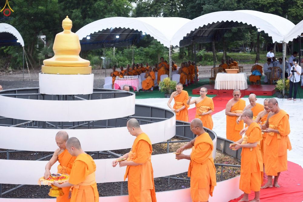 ภาพ No.246932:วันอาทิตย์ที่ 14 กันยายน พ.ศ. 2568 พิธีทอดผ้าป่า ซื้อดิน ปรับพื้นที่ลานธรรม  และพิธีกลั่นแผ่นดิน โปรยทราย สถาปนาองค์พระเจดีย์ เพื่อสร้างสันติภาพโลก  ณ ศูนย์ปฏิบัติธรรมสระบุรี อ.พระพุทธบาท จ.สระบุรี