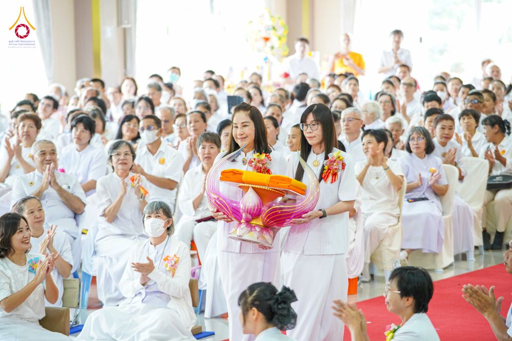 ภาพ No.346570:วันอาทิตย์ที่ 30 สิงหาคม พ.ศ.2569 พิธีทอดผ้าป่า สวดธรรมจักรกัปปวัตนสูตรกลั่นแผ่นดินโปรยรัตนชาติ  สถาปนาองค์พระเจดีย์เพื่อสร้างสันติภาพโลก  ณ ศูนย์ปฏิบัติธรรมพนมสารคาม (เพชรตะวัน) จังหวัดฉะเชิงเทรา