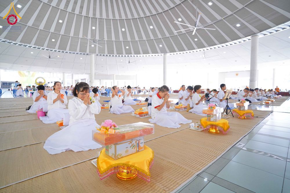 ภาพ No.322832:วันที่ 18 เมษายน พ.ศ. 2569 พิธีถวายภัตตาหารเมนูสวรรค์ เพื่อการบรรลุธรรม ณ หอฉันคุณยายอาจารย์ฯ วัดพระธรรมกาย