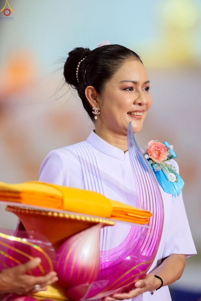 ภาพ No.251567:วันที่ 10 ตุลาคม พ.ศ. 2568 พิธีทอดผ้าป่าสมทบกฐินวัดพระธรรมกาย และสมทบกฐิน 30,000 กว่าวัดทั่วประเทศ ครั้งที่ 3 ณ สภาธรรมกายสากล วัดพระธรรมกาย