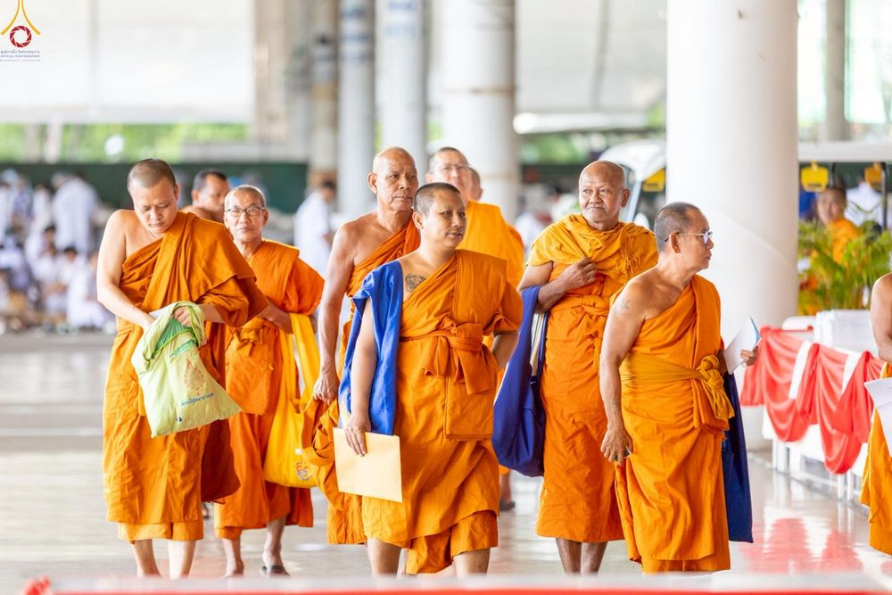 ภาพ No.235942:วันที่ 3 สิงหาคม พ.ศ. 2568 ภาพบรรยากาศ การต้อนรับปฎิสันถาร ของคณะสงฆ์ ในวันสมาธิโลก พิธีถวายมหาสังฆทาน 2,000 กว่าวัด ณ วัดพระธรรมกาย
