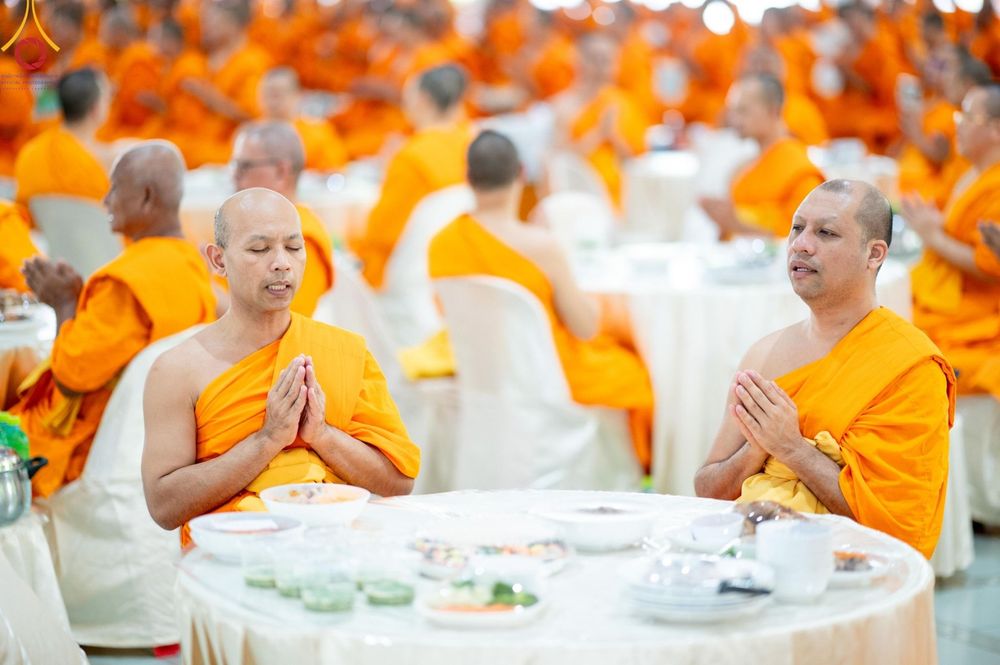 ภาพ No.152973:พิธีถวายภัตตาหารเมนูสวรรค์ ในพรรษาแห่งการเข้าถึงธรรม วันอังคารที่ 10 กันยายน พ.ศ. 2567 ครบรอบ 24 ปี วันละสังขาร คุณยายอาจารย์มหารัตนอุบาสิกาจันทร์ ขนนกยูง ณ หอฉันคุณยายอาจารย์ฯ วัดพระธรรมกาย