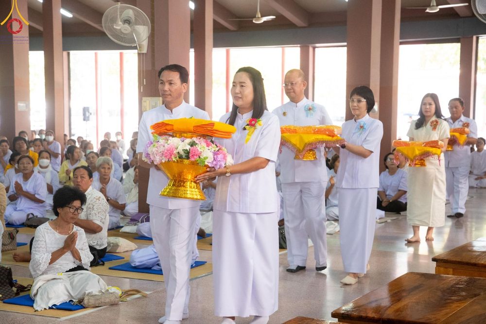 ภาพ No.189896:พิธีทอดผ้าป่าทำนุบำรุงศาสนสถาน ณ วัดอัมพวัน ต.สองพี่น้อง อ.สองพี่น้อง จ.สุพรรณบุรี ในโครงการธรรมยาตรา กตัญญูบูชา มหาปูชนียาจารย์ พระมงคลเทพมุนี(สด จนฺทสโร) พระผู้ปราบมาร อนุสรณ์สถาน 7 แห่ง ปีที่ 13 วันที่ 5 มกราคม พ.ศ. 2568