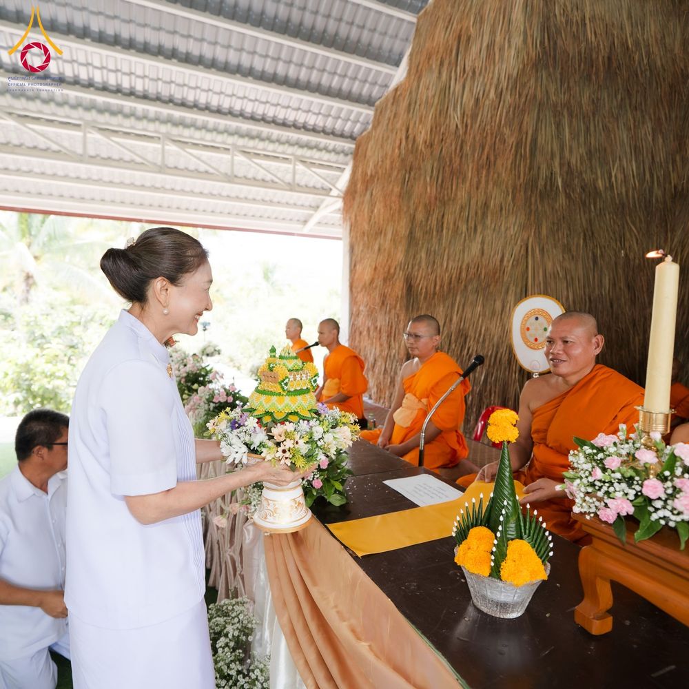 ภาพ No.165654:พิธีทอดกฐินศูนย์ปฏิบัติธรรมแก้วภูเรือ จ.เลย ในโครงการกฐินสามัคคีทั่วไทย 30,000 วัด บูชาธรรม 80 ปี หลวงพ่อธัมมชโย โดยคณะศิษยานุศิษย์วัดพระธรรมกาย วันที่ 20 ตุลาคม พ.ศ. 2567