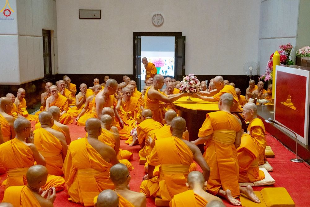 ภาพ No.250644:วันอังคารที่ 7 ตุลาคม พ.ศ. 2568 พิธีมหาปวารณาออกพรรษา ณ โบสถ์พระไตรปิฎก วัดพระธรรมกาย