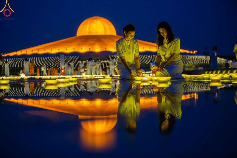ภาพ No.154820:พิธีจุดประทีป, พิธีฉลองชัยสวดมนต์บทธัมมจักกัปปวัตนสูตร ณ มหารัตนวิหารคด วัดพระธรรมกาย วันอังคารที่ 17 กันยายน พ.ศ. 2567