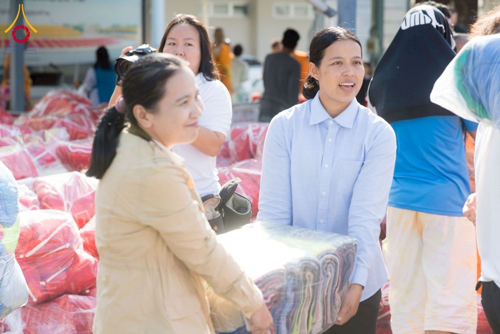 ภาพ No.273684:วันที่ 27 พฤศจิกายน พ.ศ. 2568 คณะศิษยานุศิษย์วัดพระธรรมกาย มูลนิธิธรรมกาย มอบอาหารและสิ่งของความช่วยเหลือให้พี่น้องชาวใต้ ผู้ประสบอุทกภัยน้ำท่วม