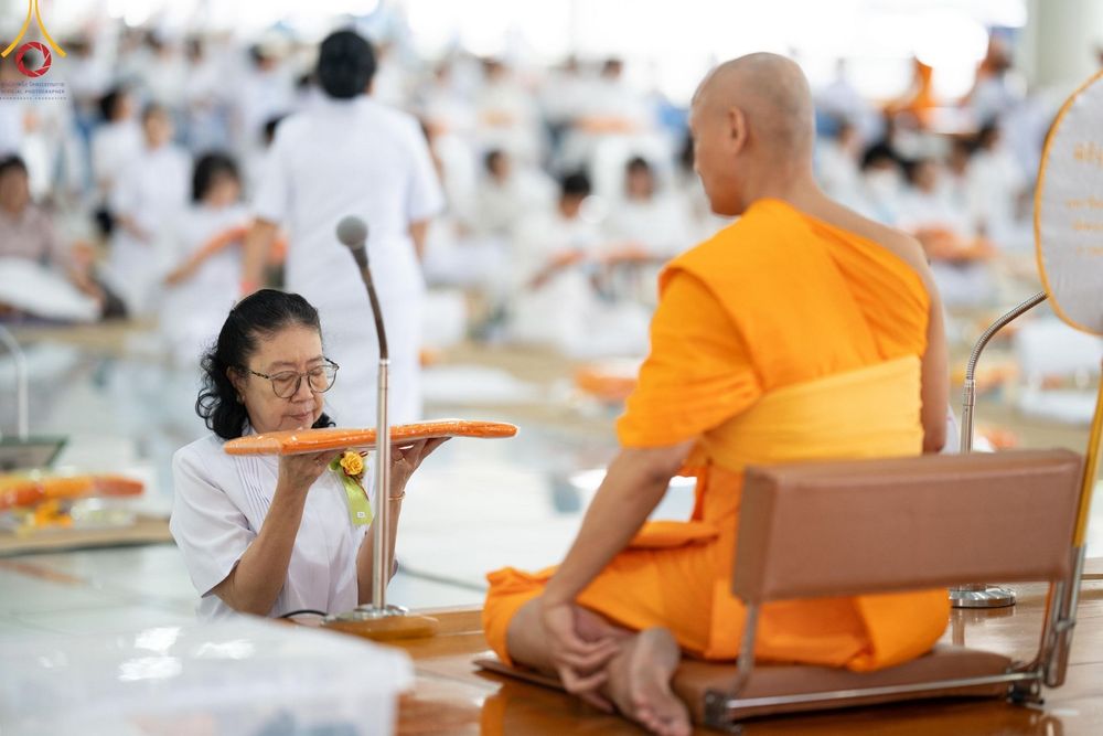 ภาพ No.151988:พิธีบุพเปตพลี ครั้งที่ 155 ร่วมอุทิศบุญแด่หมู่ญาติที่ล่วงลับไปแล้ว และสืบทอดอายุพระพุทธศาสนา วันจันทร์ที่ 2 กันยายน พ.ศ. 2567 (วันพระ แรม 14 ค่ำ เดือน 9) ณ หอฉันคุณยายอาจารย์ฯ วัดพระธรรมกาย