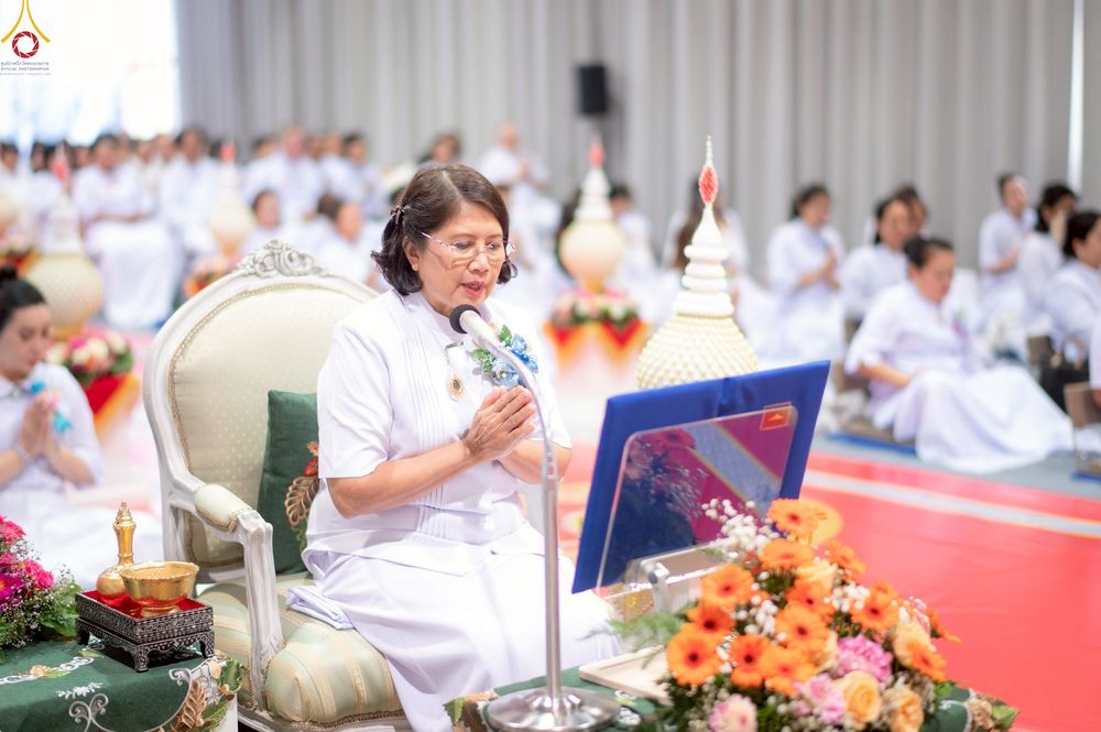 ภาพ No.256049:วันที่ 12 ตุลาคม พ.ศ. 2568 พิธีทอดกฐินวัดพระธรรมกายสวิตเซอร์แลนด์  ณ หอประชุมโรงเรียน Obergoldbach เมือง Bern ประเทศสวิตเซอร์แลนด์