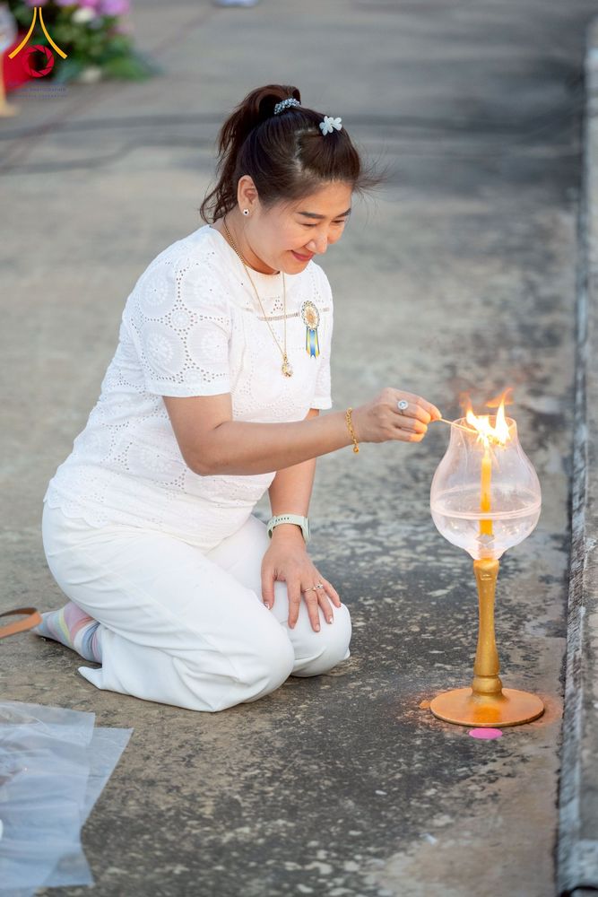 ภาพ No.250457:วันอังคารที่ 7 ตุลาคม พ.ศ. 2568 พิธีจุดประทีปบูชาพระรัตนตรัย ณ ลานธรรมปทุมรัตน์ธรรมเจดีย์ พุทธอุทยานนานาชาติ อ.โพนพิสัย จ.หนองคาย