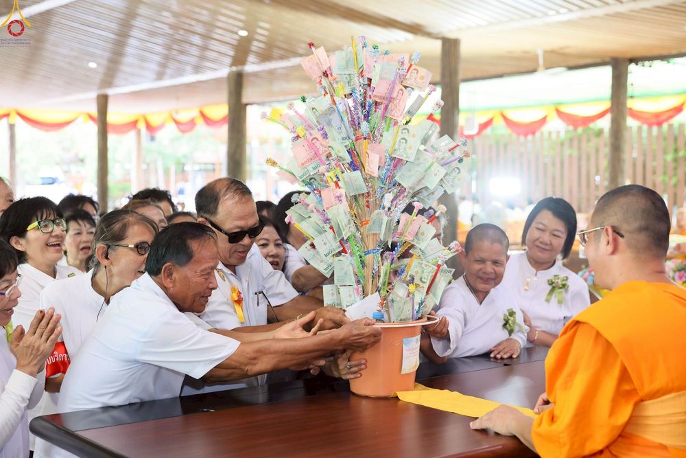 ภาพ No.255866:วันที่ 14 ตุลาคม พ.ศ. 2568 พิธีทอดกฐินสามัคคีทั่วไทย 30,000 วัด โดยคณะศิษยานุศิษย์ บูชาธรรม 81 ปี หลวงพ่อธัมมชโย ณ ศูนย์ปฏิบัติธรรมชัยนาท ต.ธรรมามูล อ.ชัยนาท จ.ชัยนาท