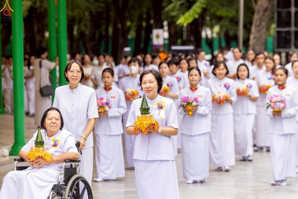 ภาพ No.227370:วันเสาร์ที่ 31 พฤษภาคม พ.ศ. 2568 พิธีเวียนประทักษิณรอบพระอุโบสถ ในพิธีอุปสมบท สามเณรเตรียม DCI รุ่นที่ 22 ณ อุโบสถพระไตรปิฎก วัดพระธรรมกาย