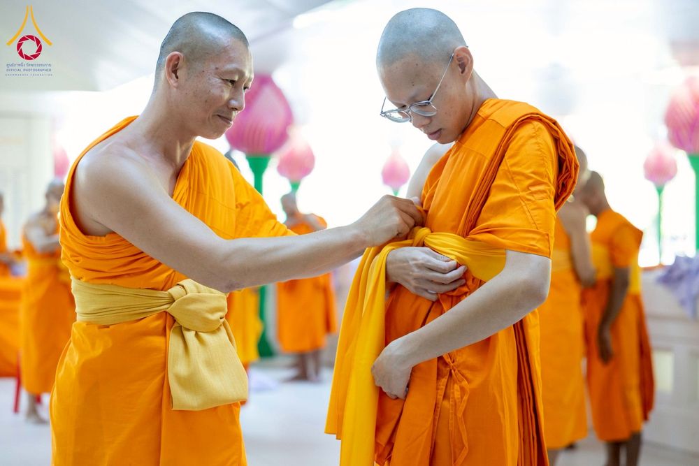 ภาพ No.277736:วันเสาร์ที่ 6 ธันวาคม พ.ศ. 2568 พิธีบรรพชาอุปสมบทและพิธีถวายบาตร โครงการอุปสมบทบูชาธรรมมหาปูชนียาจารย์ ประจำปี พ.ศ.2568 โครงการบวชพระนานาชาติ AEC และ WAB รุ่น CEO (นักบริหาร) รุ่นที่ 5 ณ มหาธรรมกายเจดีย์ วัดพระธรรมกาย