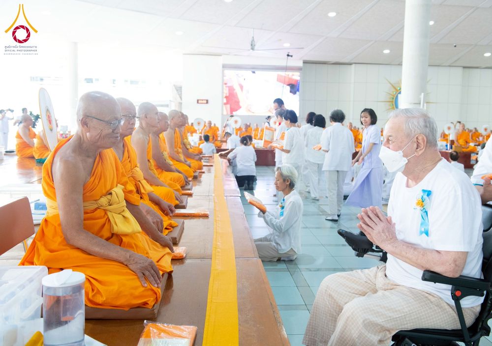 ภาพ No.265919:วันพุธที่ 5 พฤศจิกายน พ.ศ. 2568 (วันพระ ขึ้น 15 ค่ำ เดือน 12) พิธีบุพเปตพลี ครั้งที่ 172 ร่วมอุทิศบุญแด่หมู่ญาติที่ล่วงลับไปแล้ว และสืบทอดอายุพระพุทธศาสนา ณ หอฉันคุณยายอาจารย์ฯ วัดพระธรรมกาย