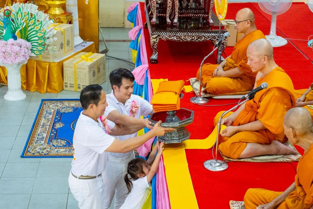 ภาพ No.286067:วันที่ 11 ตุลาคม พ.ศ. 2568 พิธีทอดกฐินสามัคคีทั่วไทย 30,000 วัด โดยคณะศิษยานุศิษย์ บูชาธรรม 81 ปี หลวงพ่อธัมมชโย ณ วัดโบสถ์บน ต.บางคูเวียง อ.บางกรวย จ.นนทบุรี