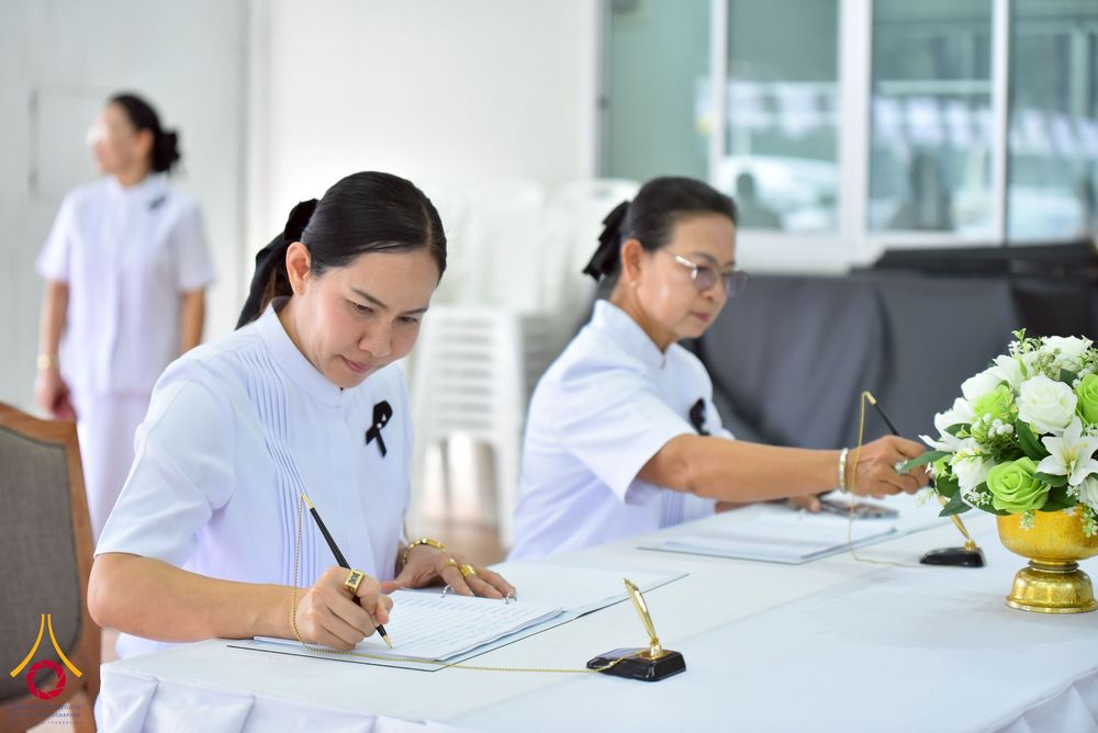 ภาพ No.267569:วันที่ 7 พฤศจิกายน พ.ศ. 2568 พสกนิกรอำเภอคลองหลวง รวมใจบำเพ็ญกุศลปัณรสมวาร (15 วัน) อุทิศถวายเป็นพระราชกุศลแด่ “สมเด็จพระพันปีหลวง” ณ วัดพระธรรมกาย