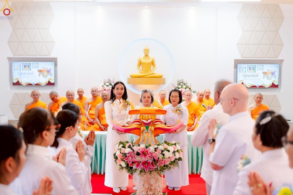 ภาพ No.260633:วันอาทิตย์ที่ 19 ตุลาคม พ.ศ. 2568 พิธีทอดกฐิน วัดพระธรรมกายสตอกโฮล์ม ประเทศสวีเดน 