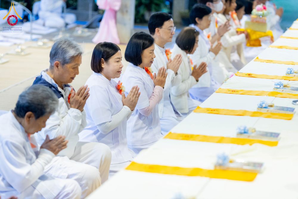 ภาพ No.292581:วันที่ 12 มกราคม พ.ศ. 2569 พิธีถวายภัตตาหารเป็นสังฆทาน แด่พระธรรมยาตรา ณ อนุสรณ์สถานมหาวิหารพระมงคลเทพมุนี (โลตัสแลนด์) อ.สองพี่น้อง จ.สุพรรณบุรี ในโครงการธรรมยาตรา กตัญญูบูชา มหาปูชนียาจารย์ พระมงคลเทพมุนี(สด จนฺทสโร) พระผู้ปราบมาร อนุสรณ์สถาน 7 แห่ง ปี