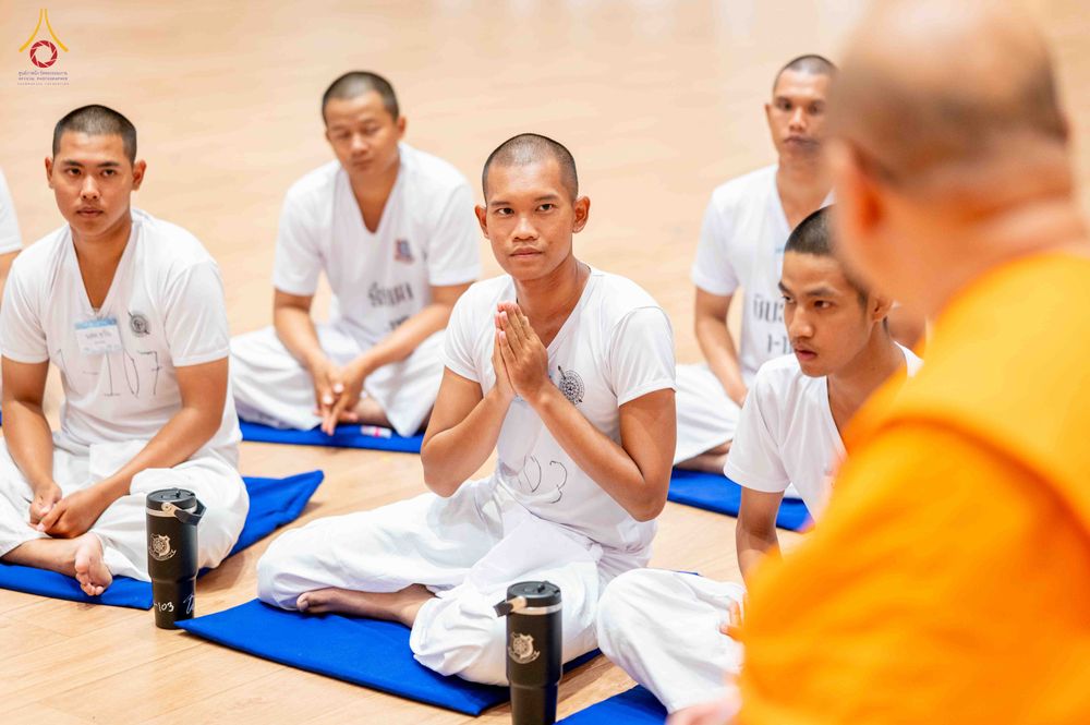ภาพ No.341061:วันที่ 26 กรกฎาคม พ.ศ. 2569 โครงการพัฒนาคุณธรรม จริยธรรม สำหรับนักเรียนนายสิบตำรวจ (นสต.) รุ่นที่ 17 ศูนย์ฝึกอบรมตำรวจภูธรภาค 1 ได้จัดกิจกรรม ตักบาตรเพื่อน้อมอุทิศถวายเพื่อเป็นพระราชกุศลฯ  และปฏิบัติธรรม ติวธรรมมะ ณ ศูนย์ปฏิบัติธรรมเวิล์ดพีช วัลเล่ย์ (Wo