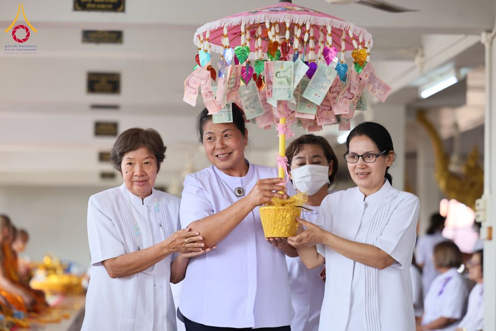 ภาพ No.300411:วันที่ 22 มกราคม พ.ศ. 2569 พิธีทอดผ้าป่าทำนุบำรุงศาสนสถาน ณ วัดรางกำหยาด ต.บางภาษี อ.บางเลน จ.นครปฐม ในโครงการธรรมยาตรา กตัญญูบูชา มหาปูชนียาจารย์ พระมงคลเทพมุนี(สด จนฺทสโร) พระผู้ปราบมาร อนุสรณ์สถาน 7 แห่ง ปีที่ 14