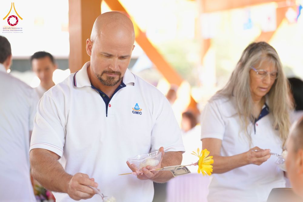 ภาพ No.321613:วันอาทิตย์ที่ 12 เมษายน พ.ศ.2569 กิจกรรมงานบุญวันสงกรานต์ (ตักบาตร ขอขมาพ่อแม่ สรงน้ำพระ รดน้ำขอพร) ณ วัดพระธรรมกายจอร์เจีย ประเทศสหรัฐอเมริกา