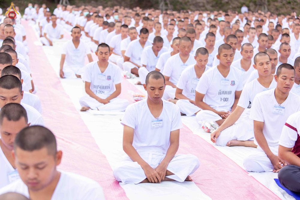 ภาพ No.340971:วันที่ 26 กรกฎาคม พ.ศ. 2569 โครงการพัฒนาคุณธรรม จริยธรรม สำหรับนักเรียนนายสิบตำรวจ (นสต.) รุ่นที่ 17 ศูนย์ฝึกอบรมตำรวจภูธรภาค 1 ได้จัดกิจกรรม ตักบาตรเพื่อน้อมอุทิศถวายเพื่อเป็นพระราชกุศลฯ  และปฏิบัติธรรม ติวธรรมมะ ณ ศูนย์ปฏิบัติธรรมเวิล์ดพีช วัลเล่ย์ (Wo