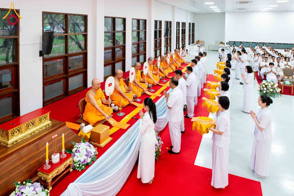 ภาพ No.315360:วันอังคารที่ 24 มีนาคม พ.ศ. 2569 พิธีบำเพ็ญกุศล คุณพ่อณรงค์ จินตมากุล  สิริอายุ 99 ปี 11 เดือน โยมบิดา พระครูปลัดรัตนวีรวัฒน์ (รังสฤษดิ์ อิทฺธิจินตโก) ที่ปรึกษาเจ้าคณะจังหวัดปทุมธานี เจ้าอาวาสวัดพระธรรมกาย  ณ ห้องปลูกศรัทธา 2 วัดพระธรรมกาย ปทุมธานี