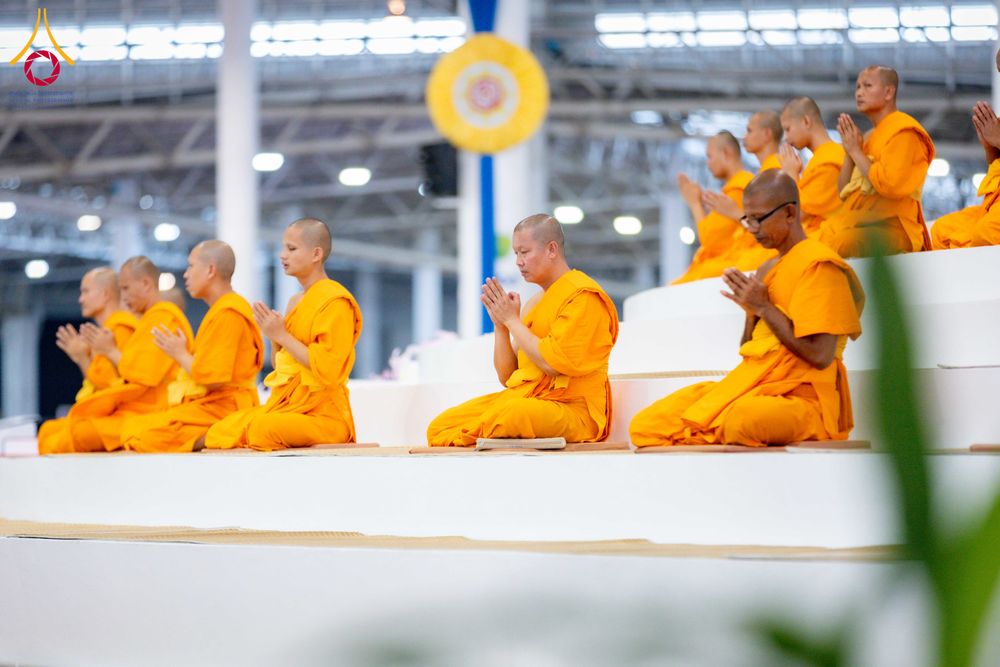 ภาพ No.318329:วันอาทิตย์ต้นเดือนที่ 5 เมษายน พ.ศ.2569 พิธีบูชาข้าวพระ ณ สภาธรรมกายสากล วัดพระธรรมกาย