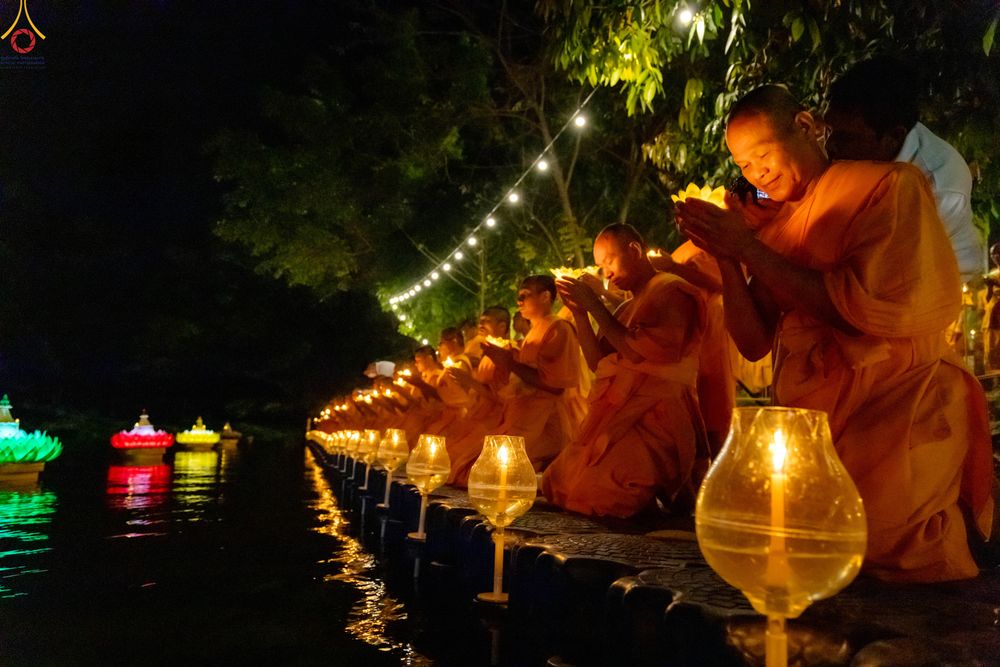 ภาพ No.292197:วันที่ 10 มกราคม พ.ศ. 2569 พิธีจุดประทีปถวายเป็นพุทธบูชา และบูชาธรรมมหาปูชนียาจารย์  ณ อนุสรณ์สถานคลองบางนางแท่น อ.สามพราน จ.นครปฐม ในโครงการธรรมยาตรา กตัญญูบูชา มหาปูชนียาจารย์ พระมงคลเทพมุนี(สด จนฺทสโร) พระผู้ปราบมาร อนุสรณ์สถาน 7 แห่ง ปีที่ 14