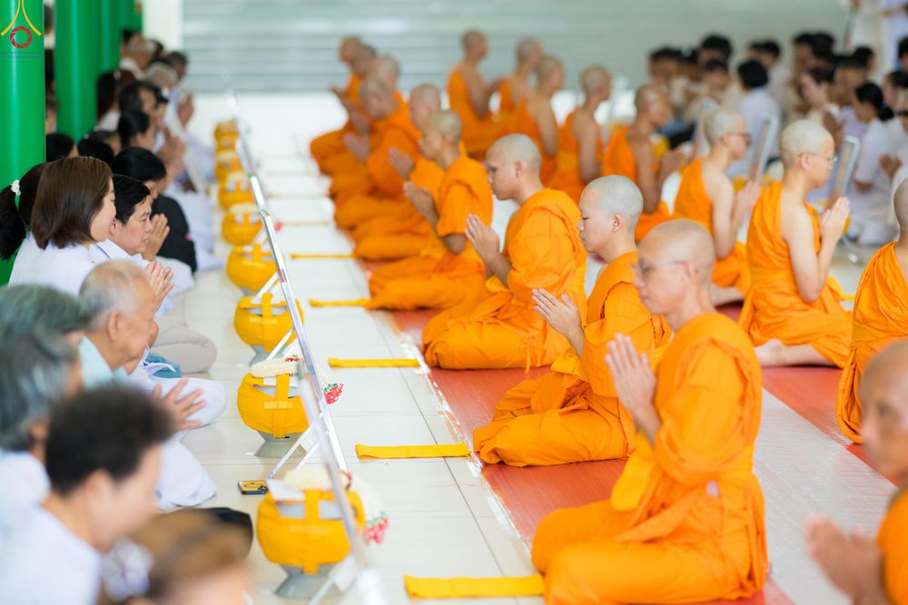 ภาพ No.335348:วันเสาร์ที่ 13 มิถุนายน พ.ศ.2569 พิธีขอบรรพชา , พิธีขอสรณคมน์และศีล , พิธีถวายบาตร , พิธีอุปสมบท โครงการอุปสมบทหมู่ผู้บริหาร รุ่นที่ 16 , โครงการอุปสมบทหมู่ธรรมทายาท  ระดับอุดมศึกษา รุ่นที่ 53 (ภาคฤดูฝน) ณ โบสถ์พระไตรปิฏก วัดพระธรรมกาย