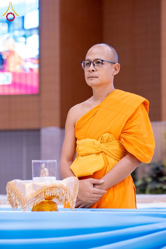 ภาพ No.337997:วันอาทิตย์ต้นเดือน 5 กรกฎาคม พ.ศ.2569 สัมมนาพิเศษ พิธีมอบพระของขวัญ ณ ห้องแก้วสารพัด1 วัดพระธรรมกาย