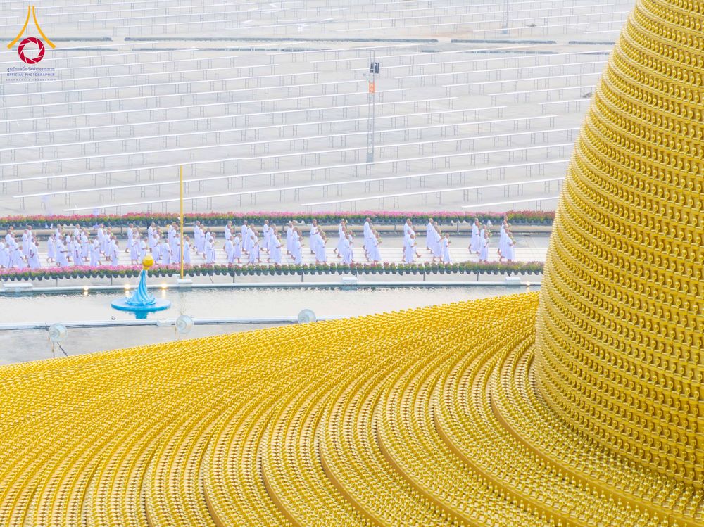 ภาพ No.319388:วันเสาร์ที่ 4 เมษายน พ.ศ.2569 พิธีขอขมา มอบผ้าไตร และถวายบาตรแด่นาคธรรมทายาท ในโครงการบรรพชาสามเณรฟื้นฟูพระพุทธศาสนาทั่วไทย โครงการหน่อแก้วเปรียญธรรม รุ่นที่ 14 โครงการสามเณรยุวธรรมทายาท รุ่นที่ 34 โครงการสามเณรมัชฌิมธรรมทายาท รุ่นที่ 30 ณ สภาธรรมกายสากล