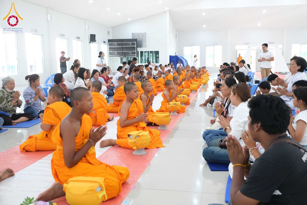 ภาพ No.319678:วันเสาร์ที่ 4 เมษายน พ.ศ.2569 พิธีขอขมา มอบผ้าไตร บรรพชาสามเณร ศูนย์อบรมเยาวชนนครปฐม