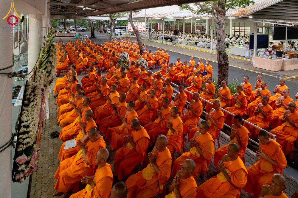 ภาพ No.315371:วันอังคารที่ 24 มีนาคม พ.ศ. 2569 พิธีบำเพ็ญกุศล คุณพ่อณรงค์ จินตมากุล  สิริอายุ 99 ปี 11 เดือน โยมบิดา พระครูปลัดรัตนวีรวัฒน์ (รังสฤษดิ์ อิทฺธิจินตโก) ที่ปรึกษาเจ้าคณะจังหวัดปทุมธานี เจ้าอาวาสวัดพระธรรมกาย  ณ ห้องปลูกศรัทธา 2 วัดพระธรรมกาย ปทุมธานี