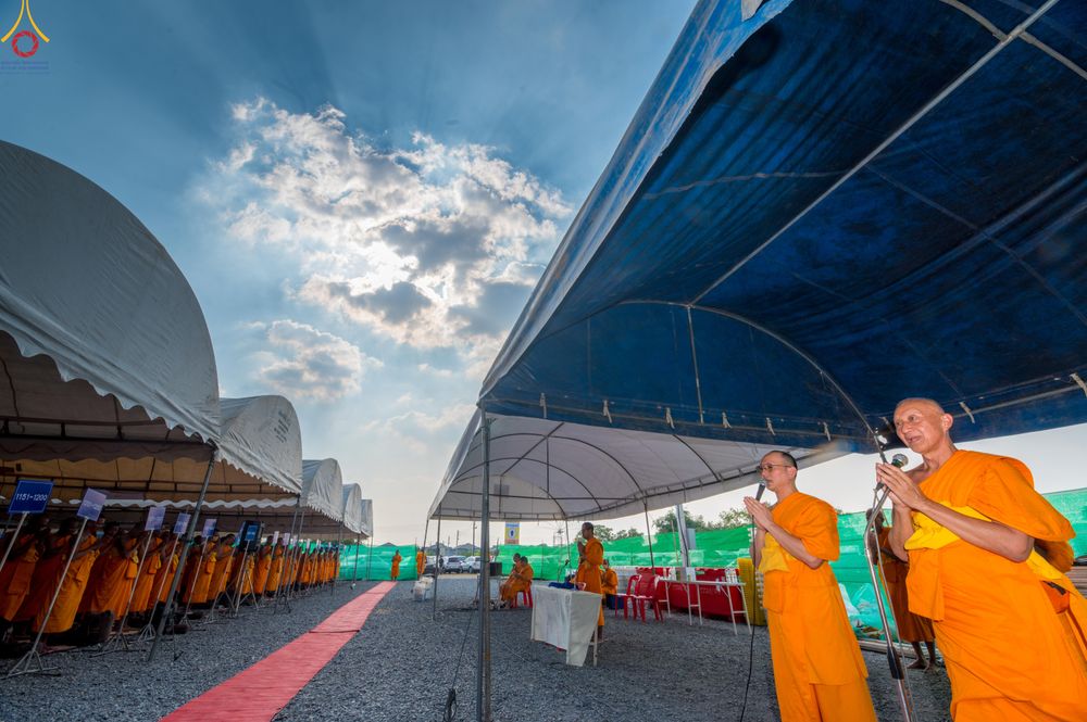 ภาพ No.294934:วันที่ 14 มกราคม พ.ศ. 2569 พิธีต้อนรับพระธรรมยาตรา อนุสรณ์สถานลำดับที่ 4  สถานที่เกิดด้วยกายธรรม ณ วัดโบสถ์บน ต.บางคูเวียง จ.นนทบุรี ในโครงการธรรมยาตรา กตัญญูบูชา มหาปูชนียาจารย์ พระมงคลเทพมุนี(สด จนฺทสโร) พระผู้ปราบมาร อนุสรณ์สถาน 7 แห่ง ปีที่ 14