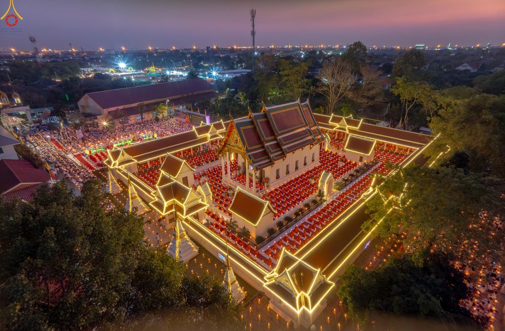 ภาพ No.297154:วันที่ 17 มกราคม พ.ศ. 2569 พิธีจุดประทีปถวายเป็นพุทธบูชา และบูชาธรรมมหาปูชนียาจารย์ (ภาพชุดที่ 2) ณ วัดโบสถ์บน ต.บางคูเวียง จ.นนทบุรี อนุสรณ์สถานลำดับที่ 4 สถานที่เกิดด้วยกายธรรม ในโครงการธรรมยาตรา กตัญญูบูชา มหาปูชนียาจารย์ พระมงคลเทพมุนี(สด จนฺทสโร) พร