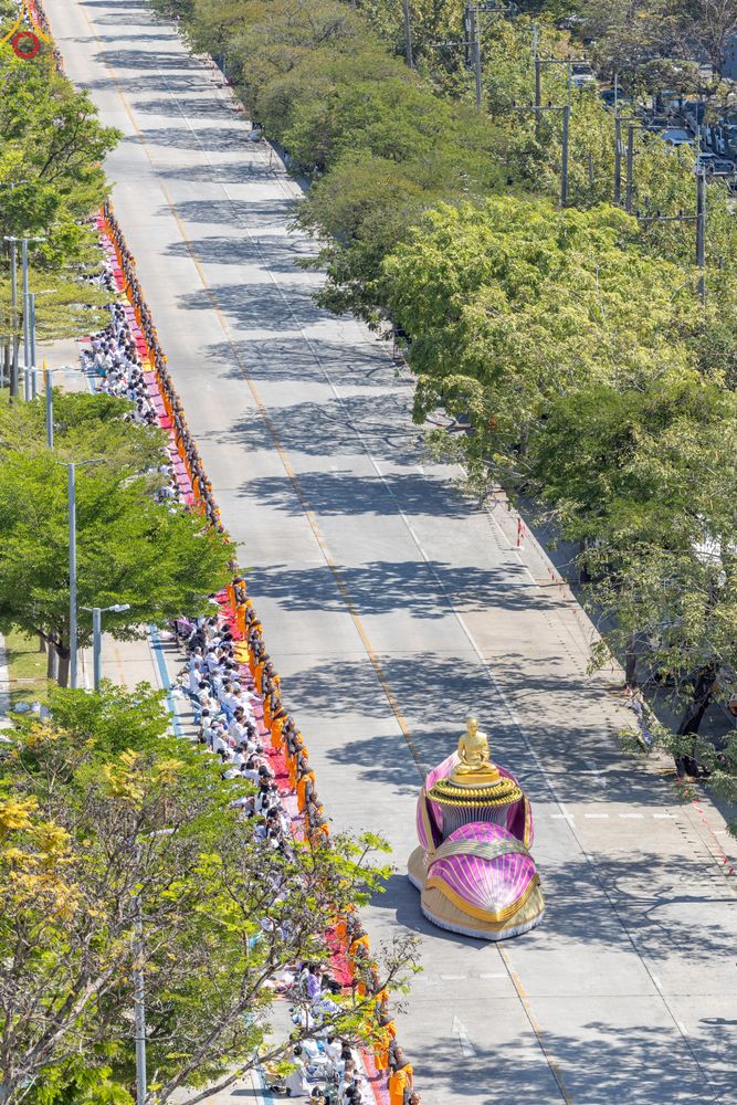 ภาพ No.304584:วันที่ 25 มกราคม พ.ศ. 2569 พิธีต้อนรับพระธรรมยาตรา (ภาพชุดที่ 2) รร.สามัคคีราษฏร์บำรุง-วัดพระธรรมกาย ในโครงการธรรมยาตรา กตัญญูบูชา มหาปูชนียาจารย์ พระมงคลเทพมุนี(สด จนฺทสโร) พระผู้ปราบมาร อนุสรณ์สถาน 7 แห่ง ปีที่ 14