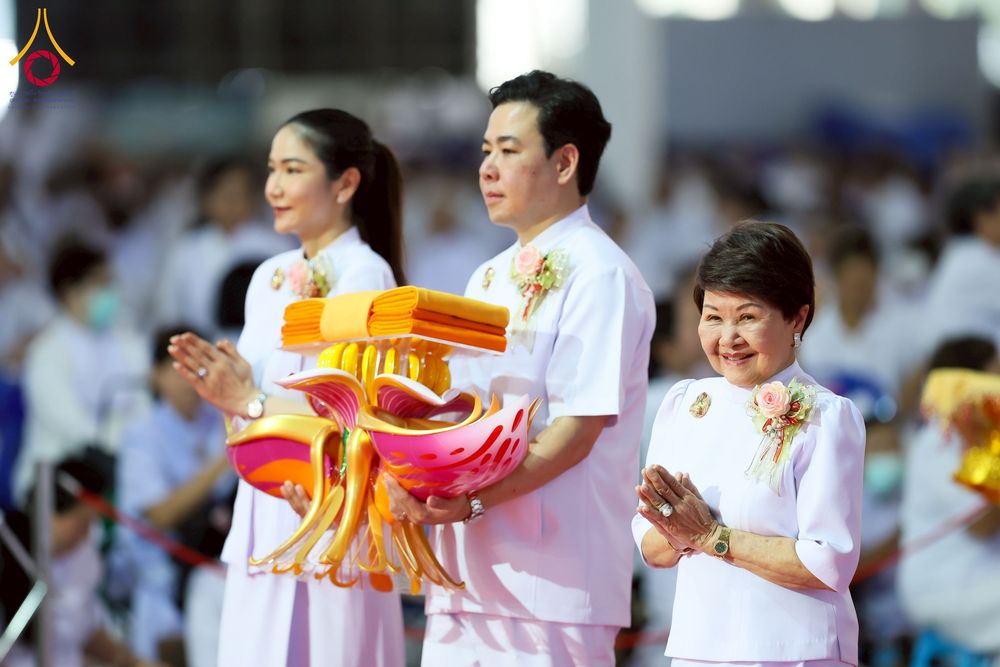 ภาพ No.264617:วันอาทิตย์ที่ 2 พฤศจิกายน พ.ศ. 2568 พิธีทอดกฐินสามัคคี ณ สภาธรรมกายสากล วัดพระธรรมกาย