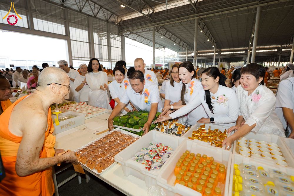 ภาพ No.306266:วันที่ 30 มกราคม พ.ศ. 2569 พิธีถวายภัตตาหารเป็นสังฆทาน แด่พระธรรมยาตรา ณ วัดพระธรรมกาย  จังหวัดปทุมธานี ในโครงการธรรมยาตรา กตัญญูบูชา มหาปูชนียาจารย์ พระมงคลเทพมุนี(สด จนฺทสโร) พระผู้ปราบมาร อนุสรณ์สถาน 7 แห่ง ปีที่ 14