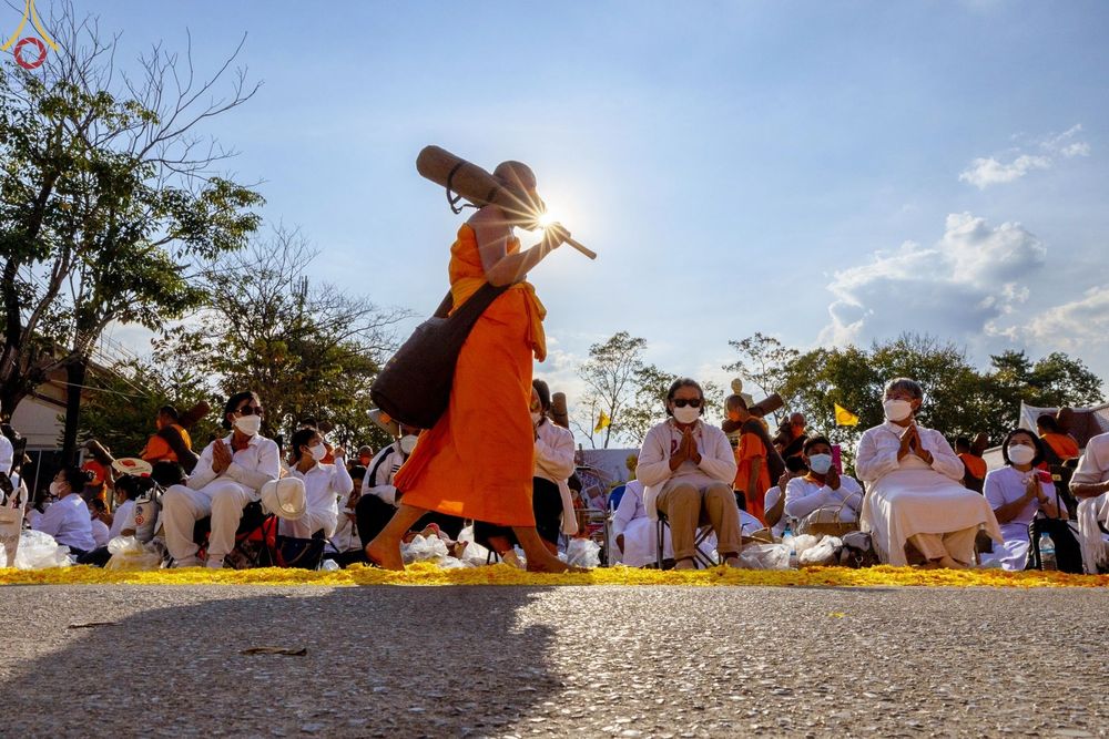 ภาพ No.72297:พิธีต้อนรับพระธรรมยาตรา ในโครงการธรรมยาตรากตัญญูบูชา มหาปูชนียาจารย์ พระมงคลเทพมุนี(สด จนฺทสโร) พระผู้ปราบมาร อนุสรณ์สถาน 7 แห่ง ปีที่ 11 วันที่ 18 มกราคม พ.ศ. 2566 ณ อนุสรณ์สถานลำดับที่ 4 สถานที่เกิดด้วยกายธรรม วัดโบสถ์ (บน) บางคูเวียง อ.บางกรวย จ.นนทบุ