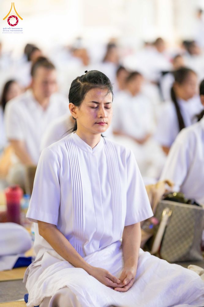 ภาพ No.318355:วันอาทิตย์ต้นเดือนที่ 5 เมษายน พ.ศ.2569 พิธีบูชาข้าวพระ ณ สภาธรรมกายสากล วัดพระธรรมกาย