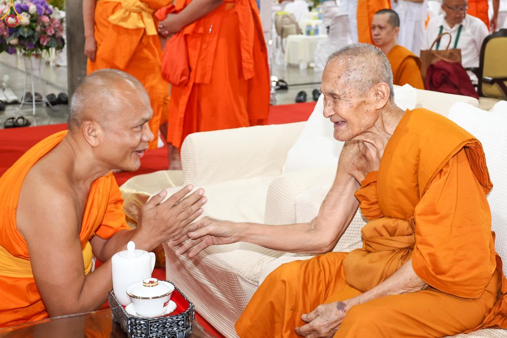 ภาพ No.323471:วันที่ 22 เมษายน พ.ศ.2569(วันคุ้มครองโลก) งานถวายมหาสังฆทาน 40,000 กว่าวัดทั่วประเทศ การเดินทางเข้าวัด , การต้อนรับปฏิสันถารพระสังฆาธิการ  ,  การจัดเตรียมภัตตาหาร , การลงทะเบียน
